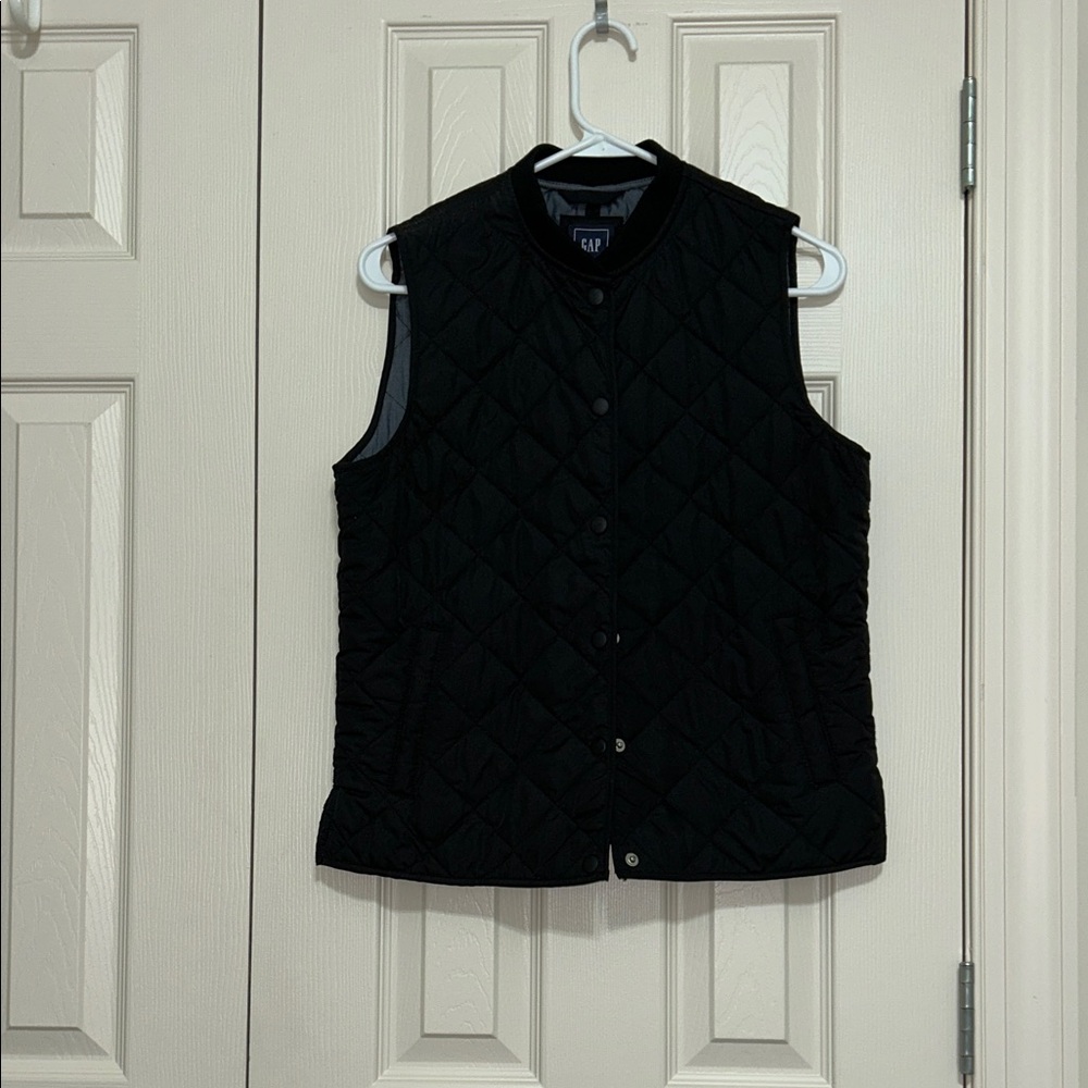 GAP Women's Black Sleeveless Quilted Vest